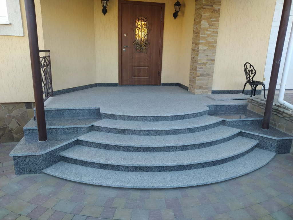 Входная группа из гранита.jpg Входная группа из гранита.jpg